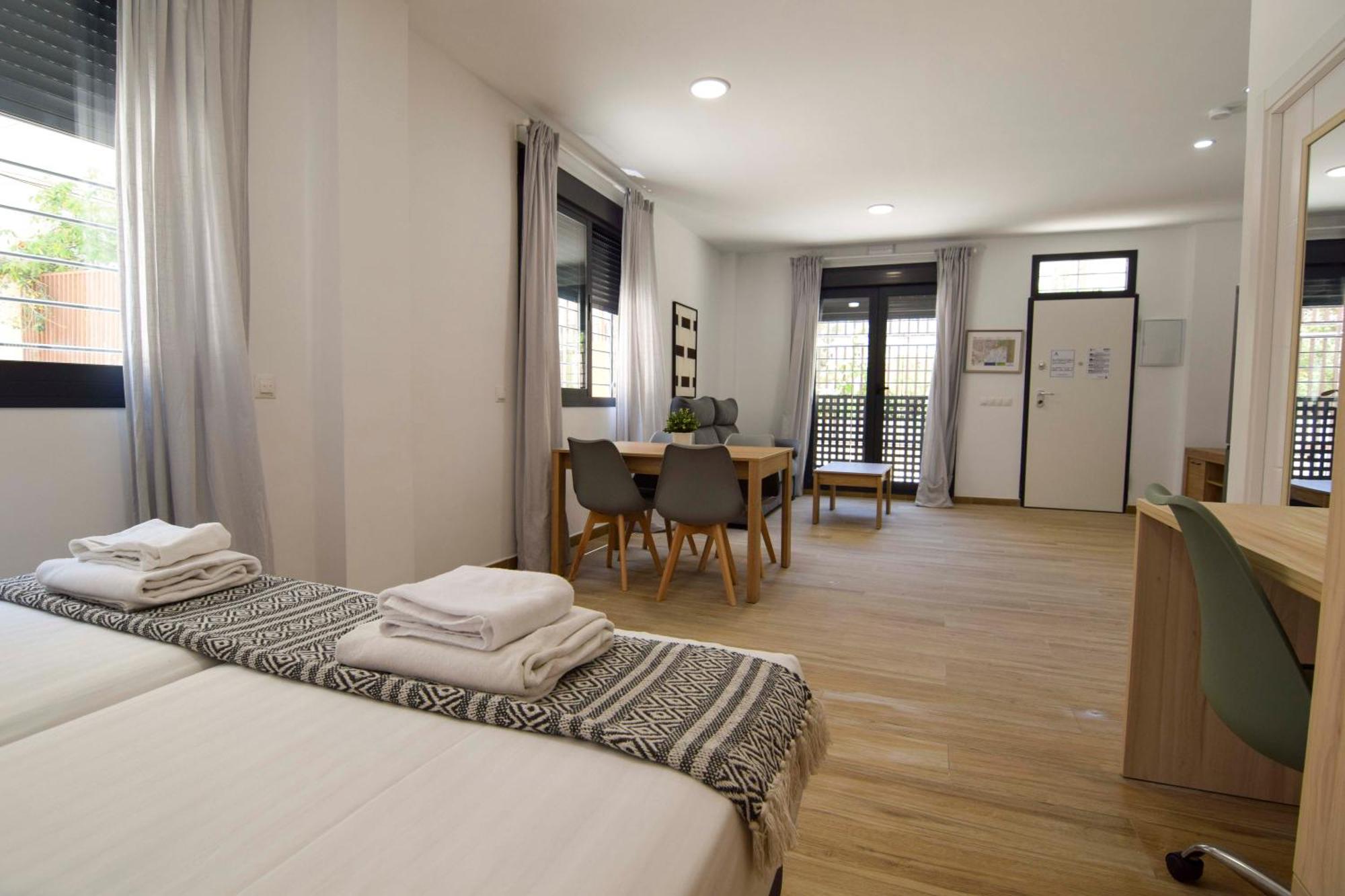 Letplanet Station Apartment